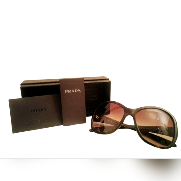 Vintage Prada 100% authentic oversized sunglasses with COA and box - Picture 1 of 8